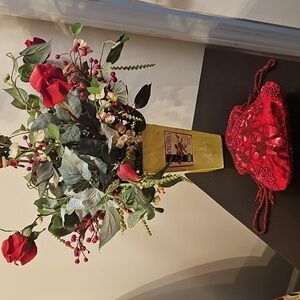 "Eyeful" Vintage Elegant Red Sequin and Beaded Party Clutch, Made in India.